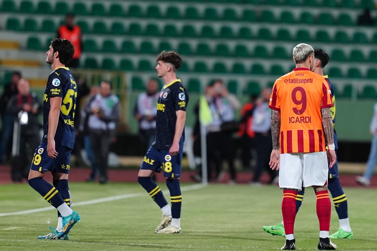 Galatasaray ile Fenerbahçe kafileleri Şanlıurfa'dan ayrıldı