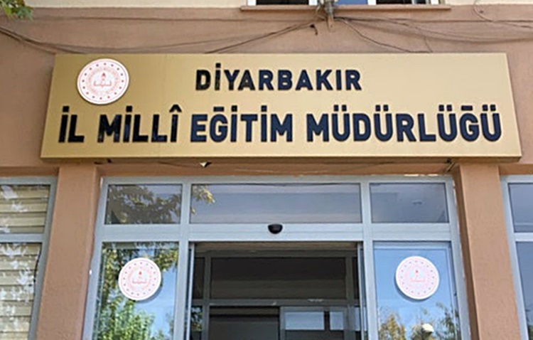 Diyarbakır’da milli eğitime operasyon: 3 müdür gözaltına alındı