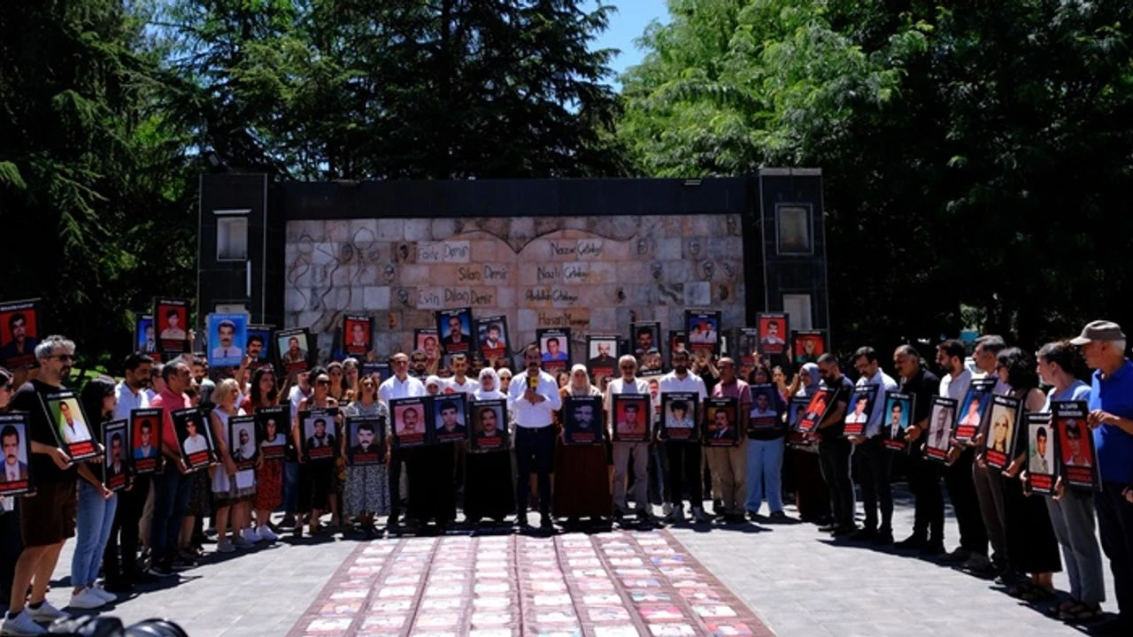 Kayıp yakınları Diyarbakır'da Vedat Aydın için seslendi