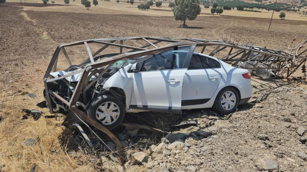 Diyarbakır’da otomobil elektrik direğine çarptı: 1’i ağır 4 yaralı