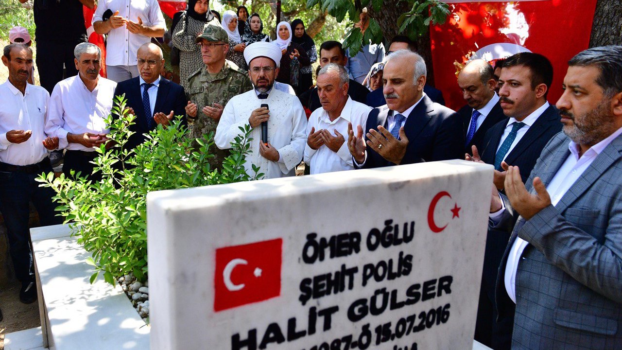 Diyarbakır'da 15 Temmuz şehitleri için anma