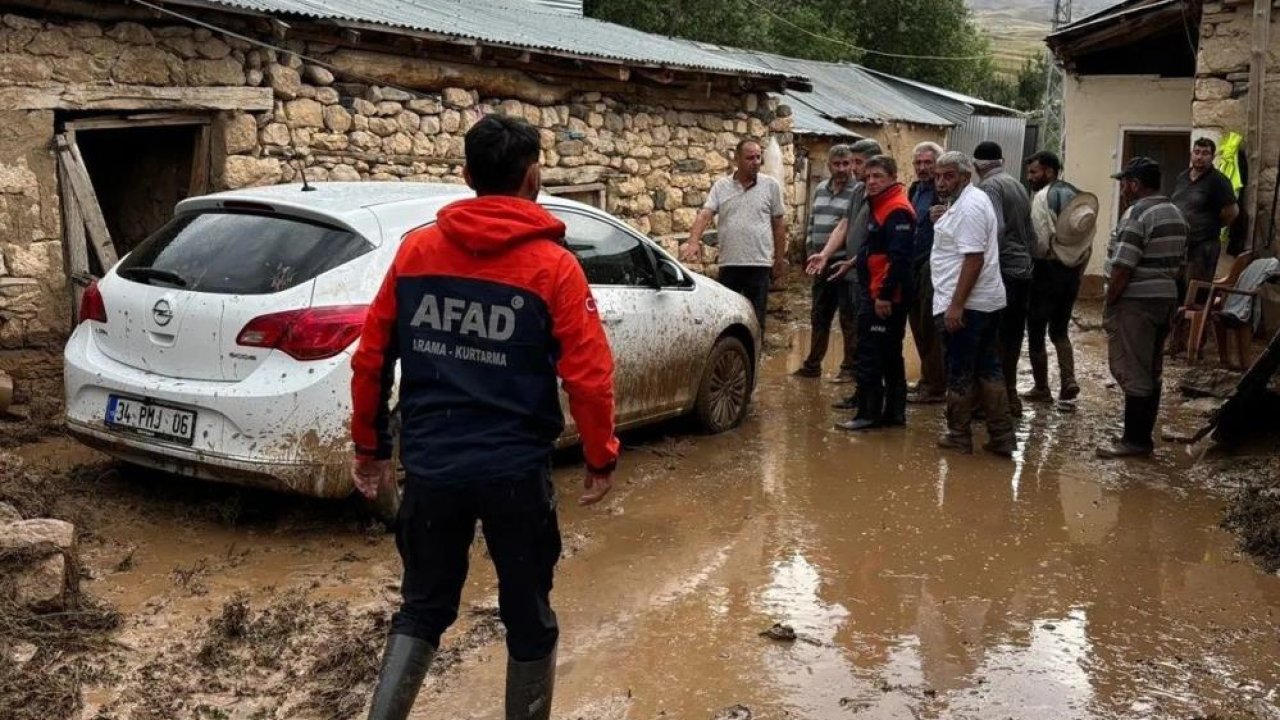 Erzurum’da sağanak sele dönüştü: Evler zarar gördü