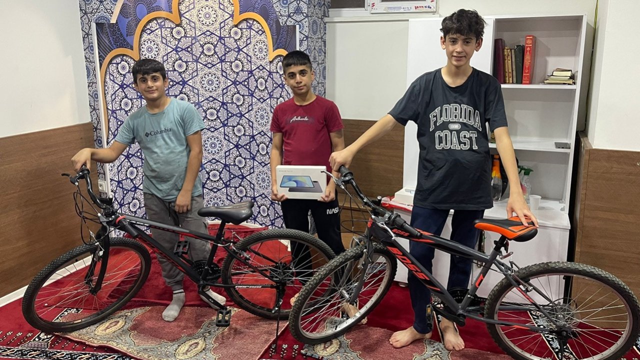 İmam’dan ödüllü namaz yarışması: Tablet ve bisiklet kazandılar