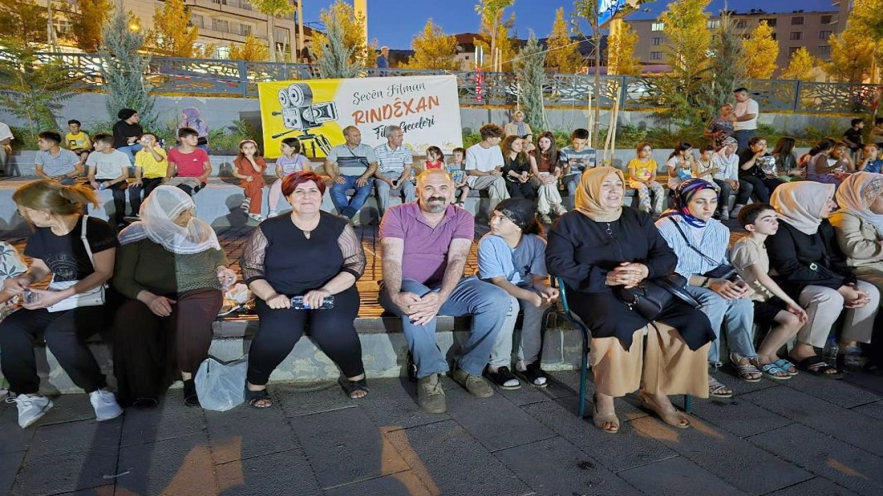 Diyarbakır Silvan’da 'Rindexan Film Geceleri': Minderini kap gel!