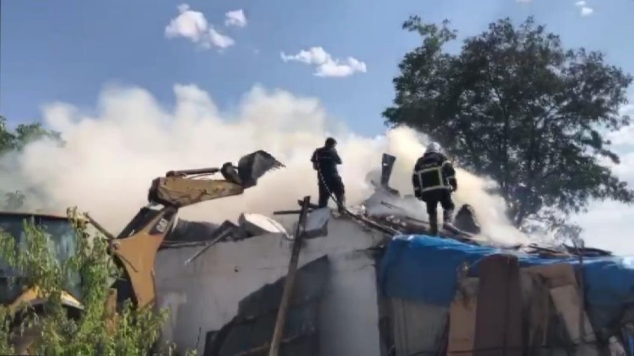 Afşin’de yangın: Ev kullanılamaz hale döndü