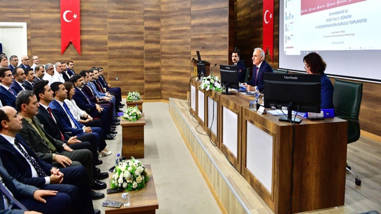 Diyarbakır’da ilk buluşma: Vali ve Büyükşehir başkanı bir arada