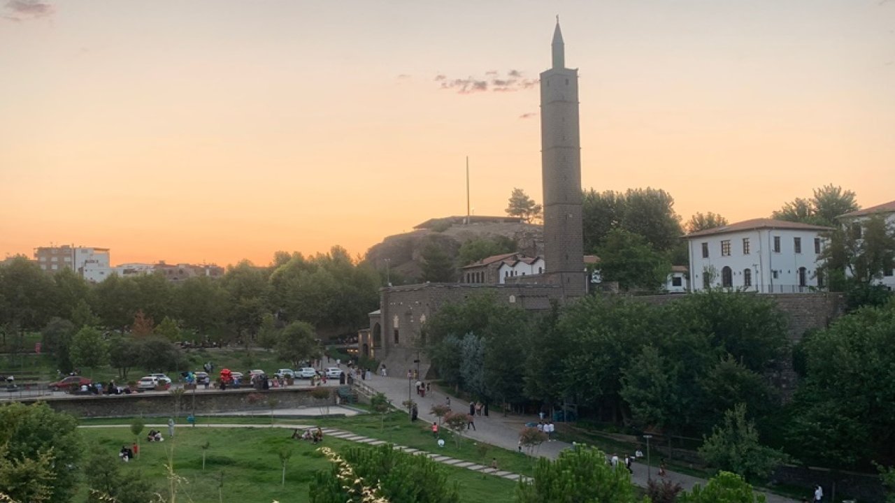 Diyarbakır’da gece ve gündüz ziyaretçi akınına uğruyor