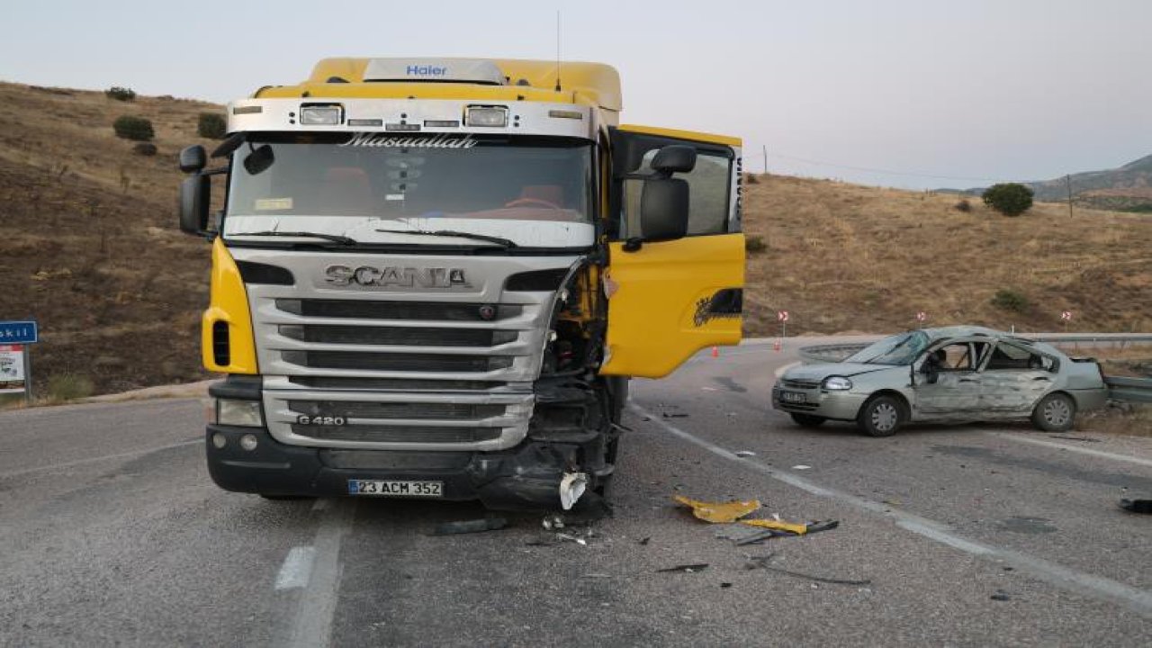 Elazığ’da otomobil ile tır çarpıştı: 5 yaralı