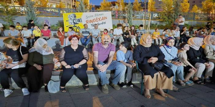 Diyarbakır Silvan’da 'Rindexan Film Geceleri': Minderini kap gel!