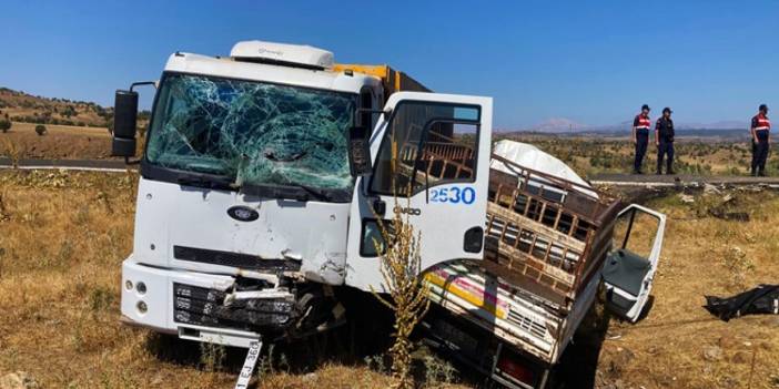 Diyarbakır’da kamyon ile pikap çarpıştı: 1 ölü 1 yaralı