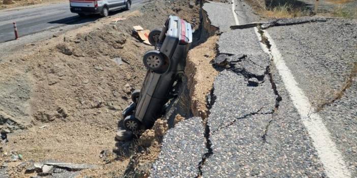 Adıyaman’da otomobil şarampole yuvarlandı: 2 yaralı