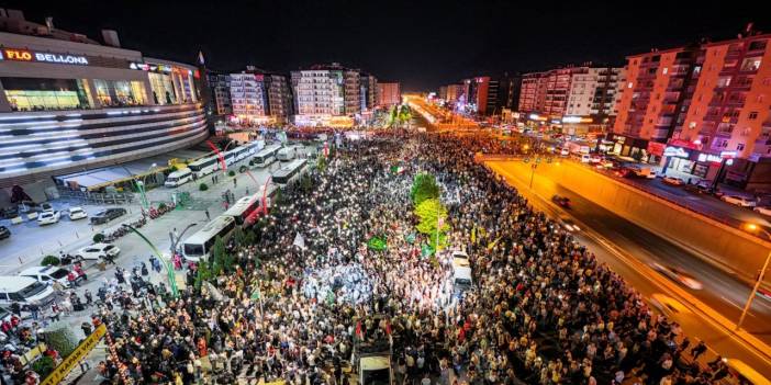 VİDEO- Diyarbakır’da binlerce kişi İsmail Haniye için yürüdü