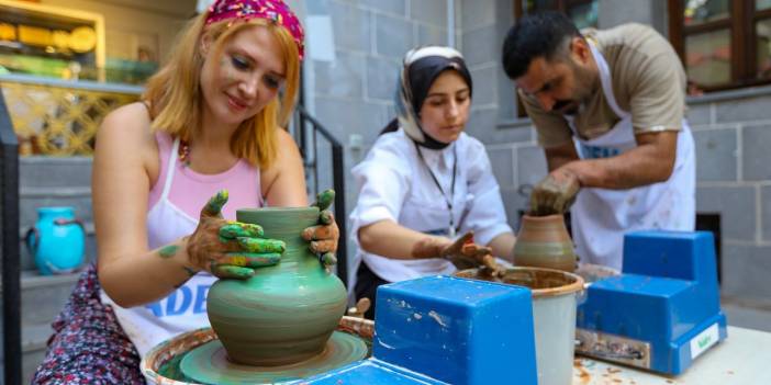 Diyarbakır’ın tarihini küp ve testilere nakşeden kadınlar