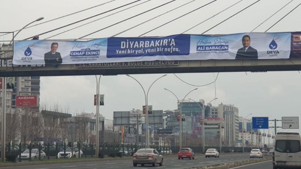 diyarbakirda-o-partinin-afisleri-kaldirildi