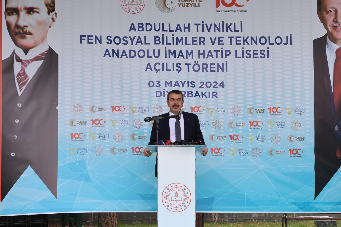 Milli Eğitim Bakanı Yusuf Tekin, Diyarbakır’da okul açılışına katıldı