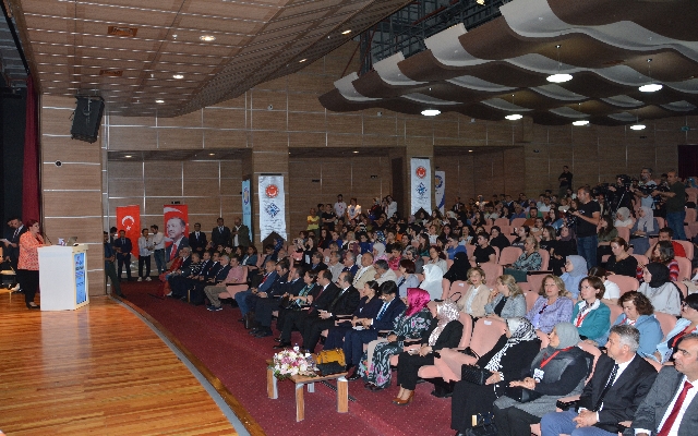 Diyarbakır’da “Ortaçağ’dan Günümüze Kadın Ve Toplum” sempozyumu